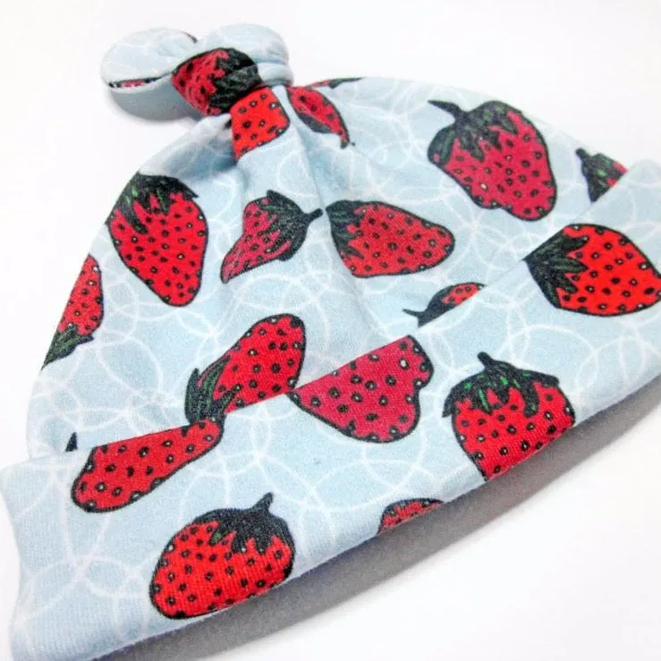 Bubbly Berries Baby Hat (0-3M) - Organic Cotton