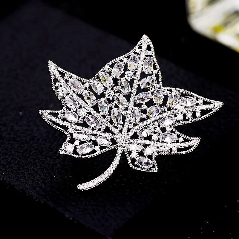 Luxury Copper Micro Inlaid Cubic Zirconia Fashionable Decoration Maple Leaf Brooch Gift