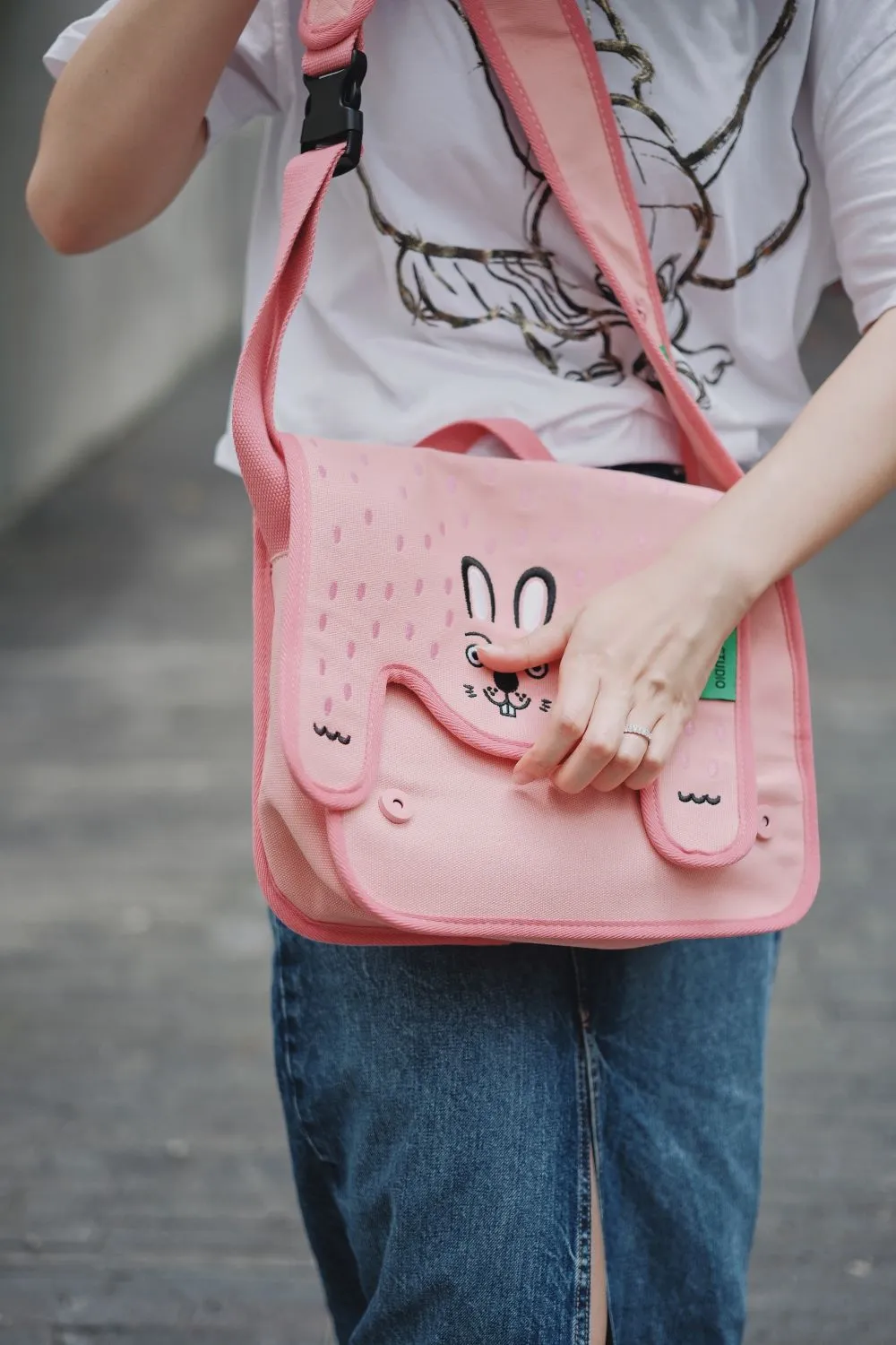 Ruoyu Studio Color-blocked Canvas Crossbody Bag for Casual Commuting