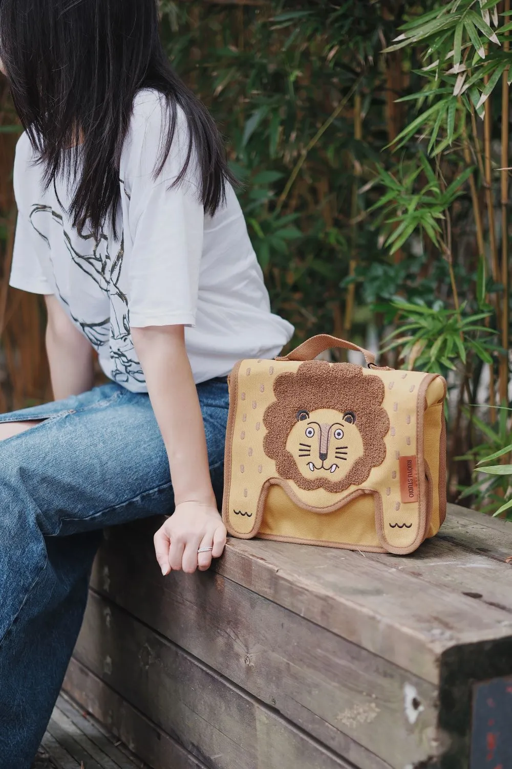Ruoyu Studio Color-blocked Canvas Crossbody Bag for Casual Commuting
